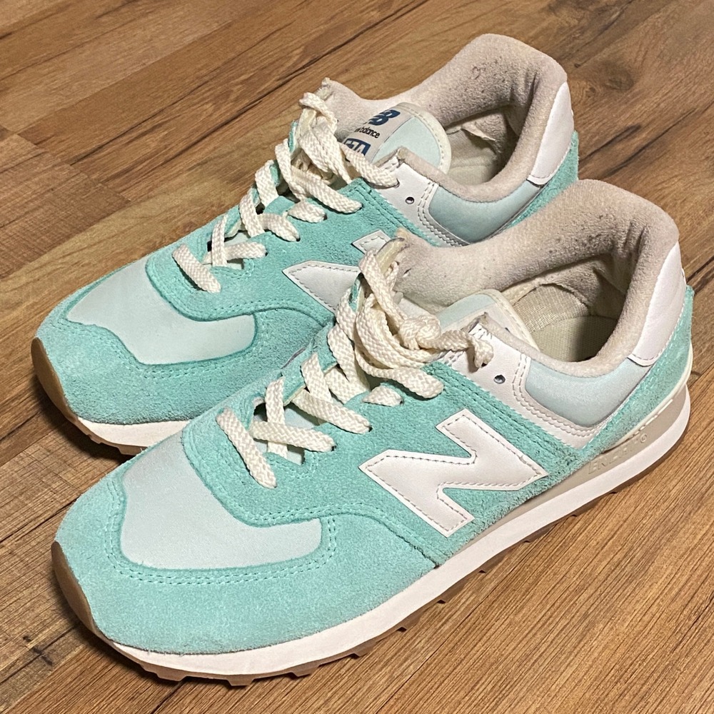 New Balance 574 Mint Green White Gum Suede Sneakers Mens 7.5 Woman's 9